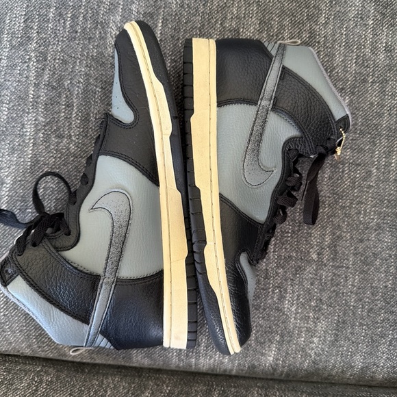 Size 8.5 - Nike Classic Dunk Retro High Top 50 Years of Hip-Hop DV7216-001 - Picture 3 of 9